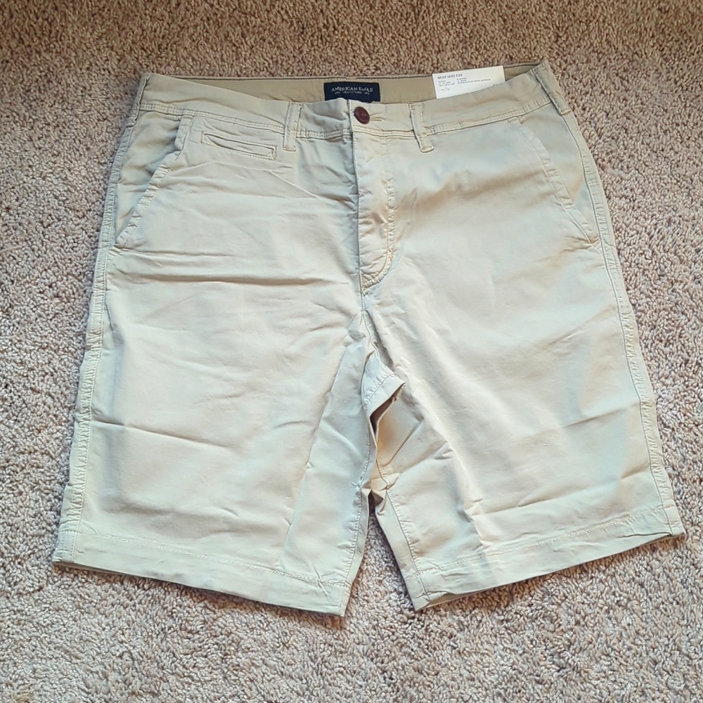 NWT American Eagle Next Level Flex khaki shorts size 34